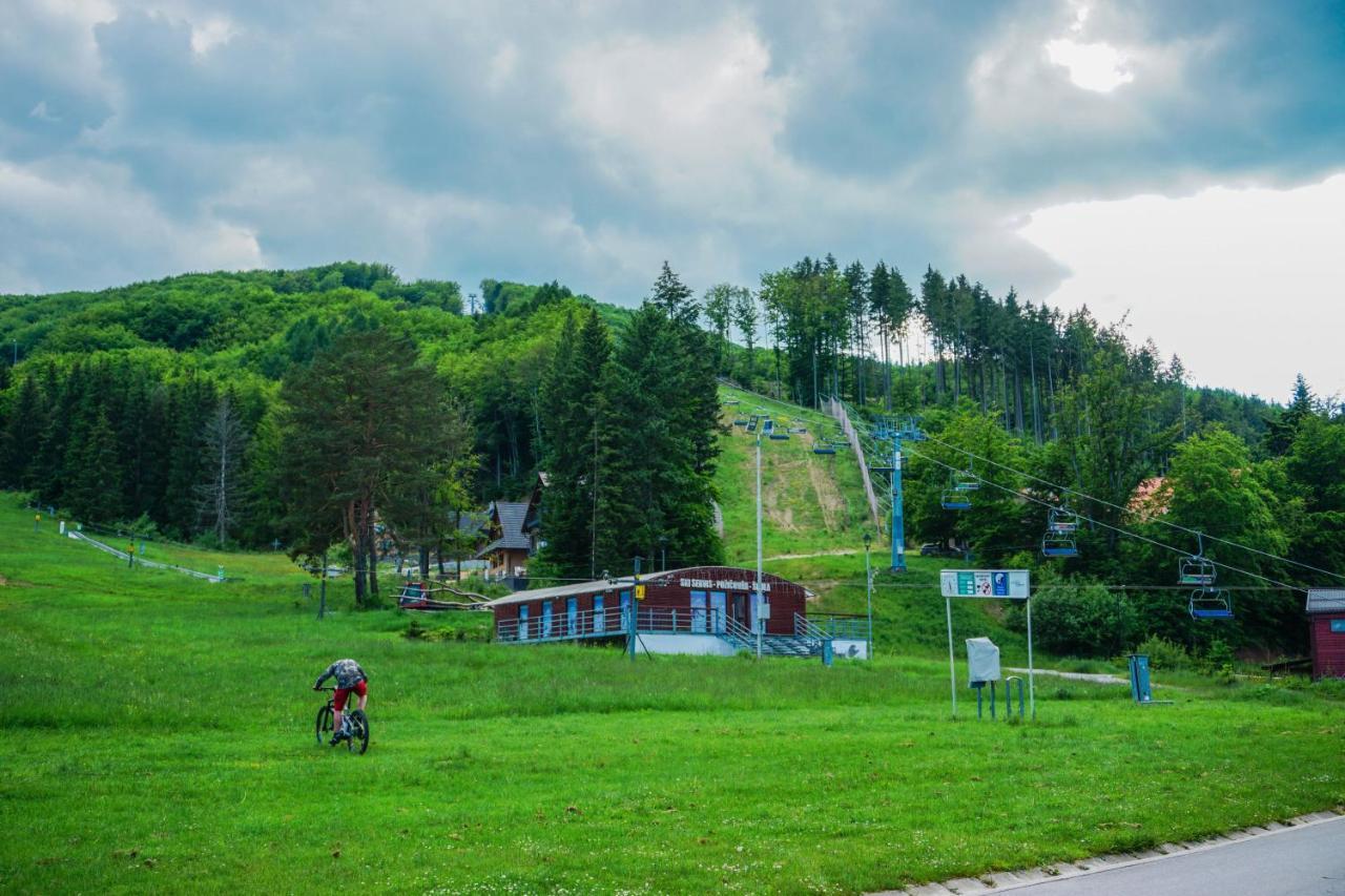 Penzión DEER Valča Exterior foto