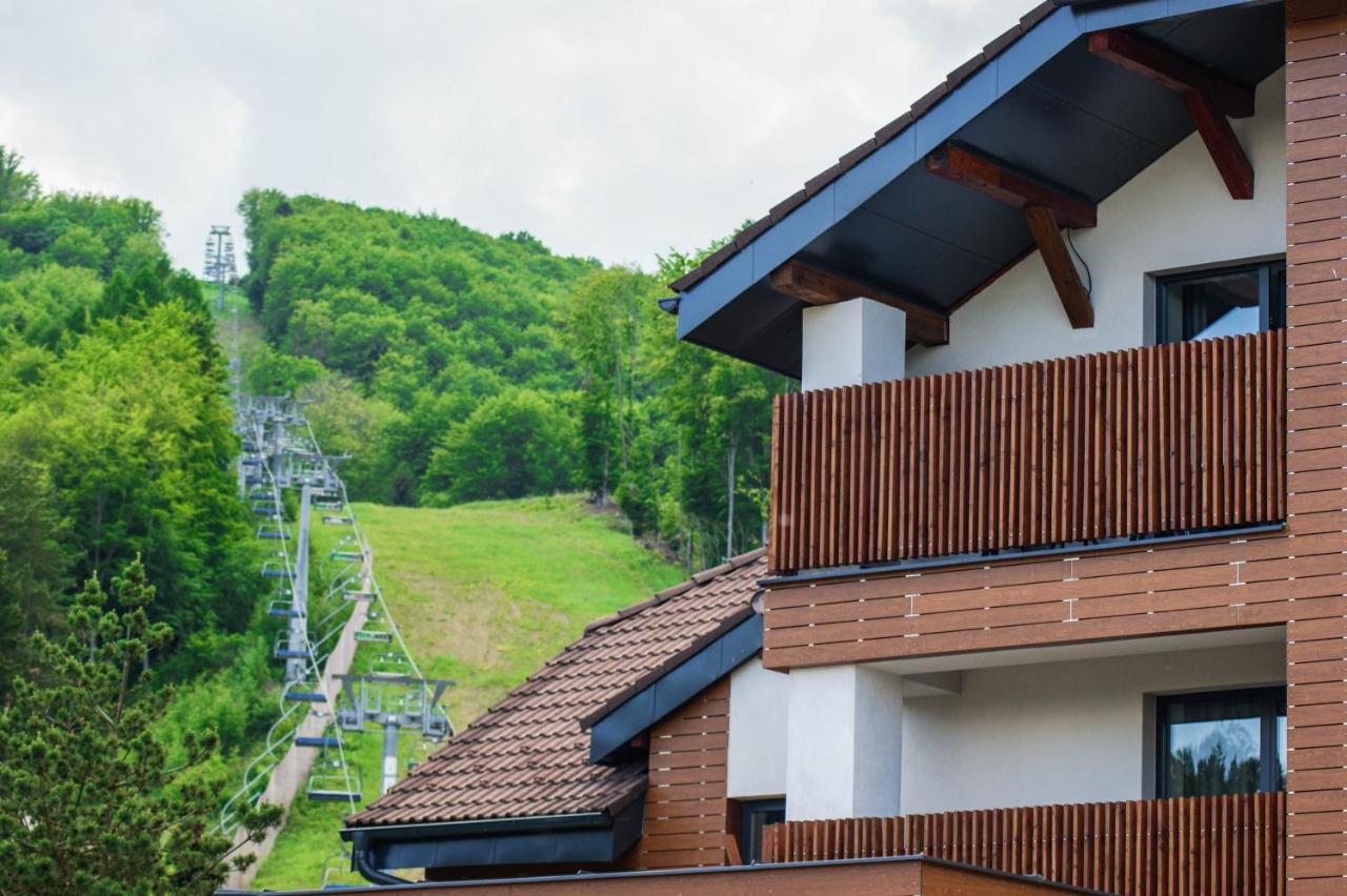 Penzión DEER Valča Exterior foto